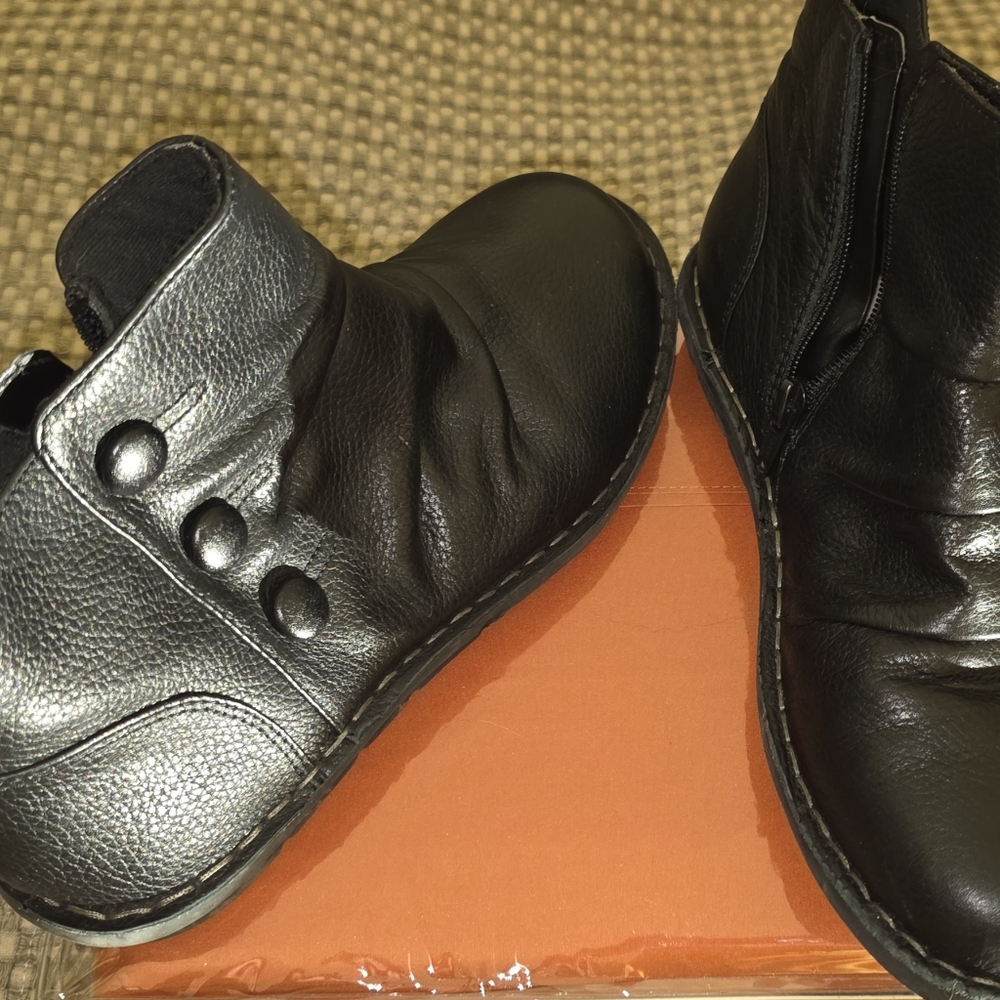 Button Boot - Picture 3 of 4